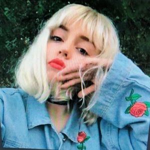 Meet your Posher, Dominique